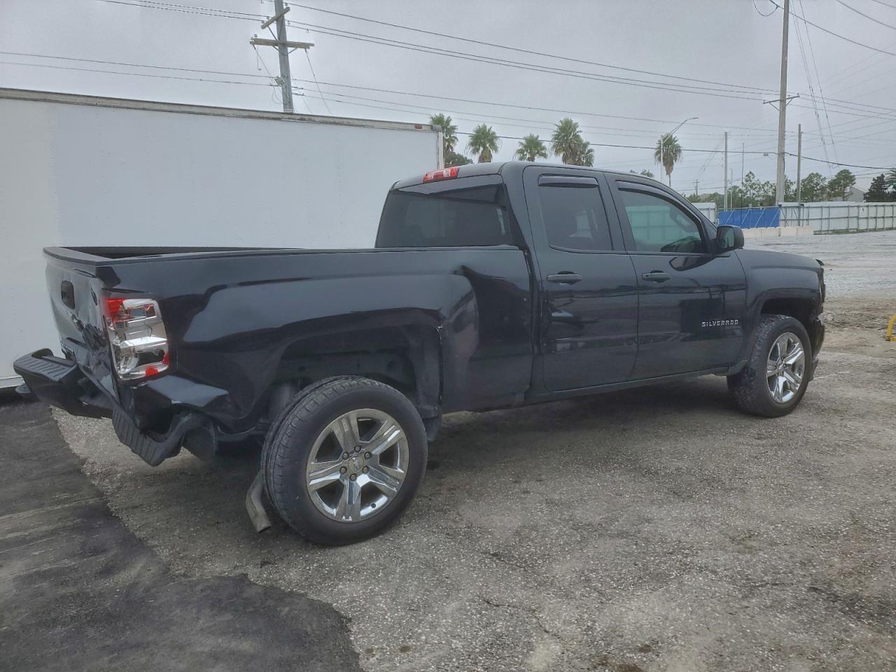 2017 CHEVROLET SILVERADO C1500 CUSTOM photo 3