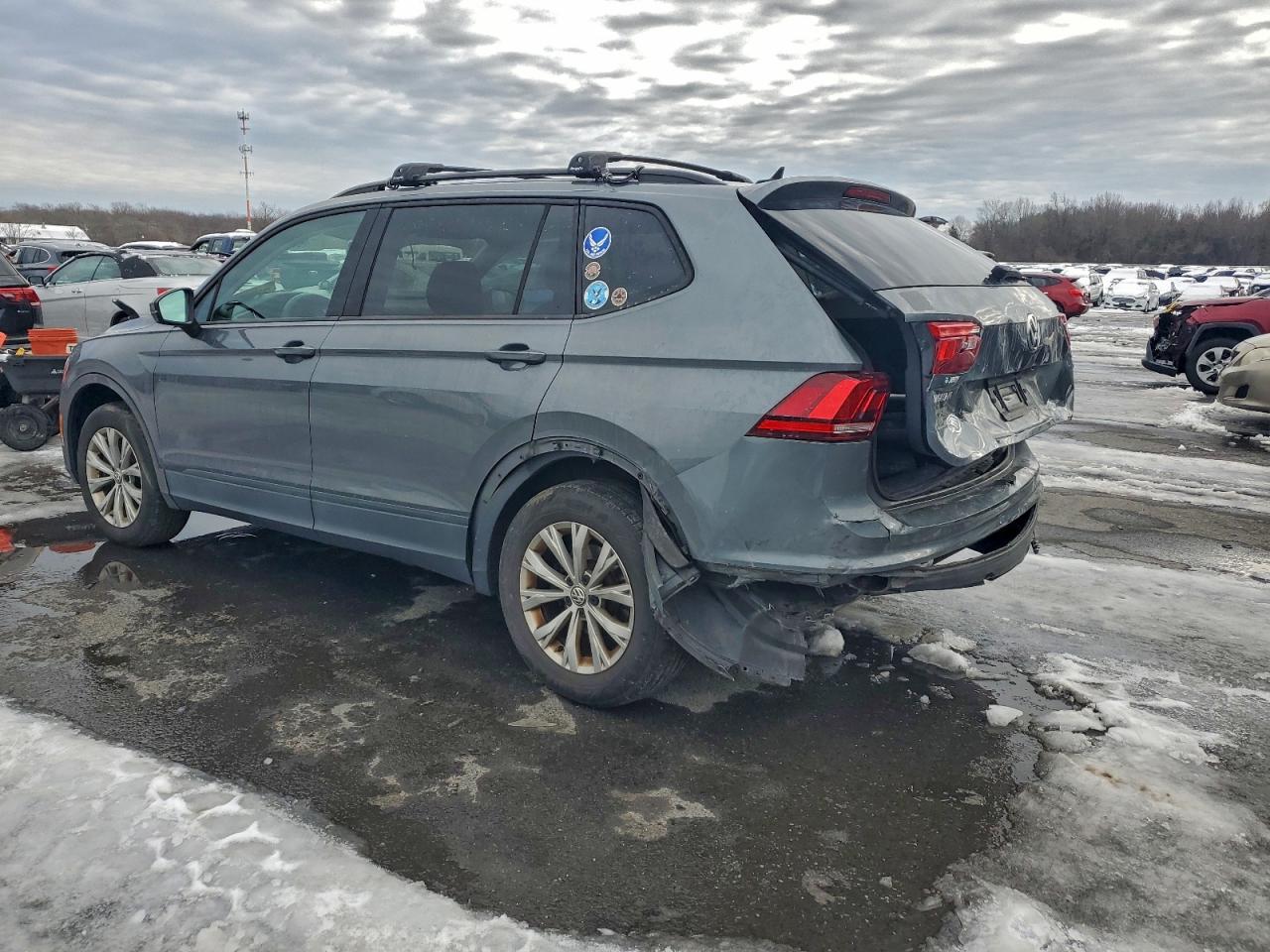2020 VOLKSWAGEN TIGUAN S photo 3