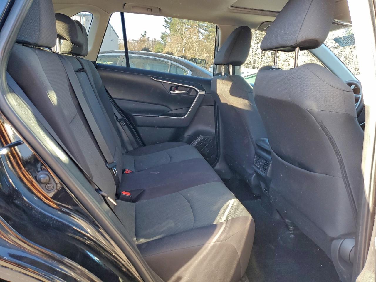 2024 TOYOTA RAV4 XLE photo 11