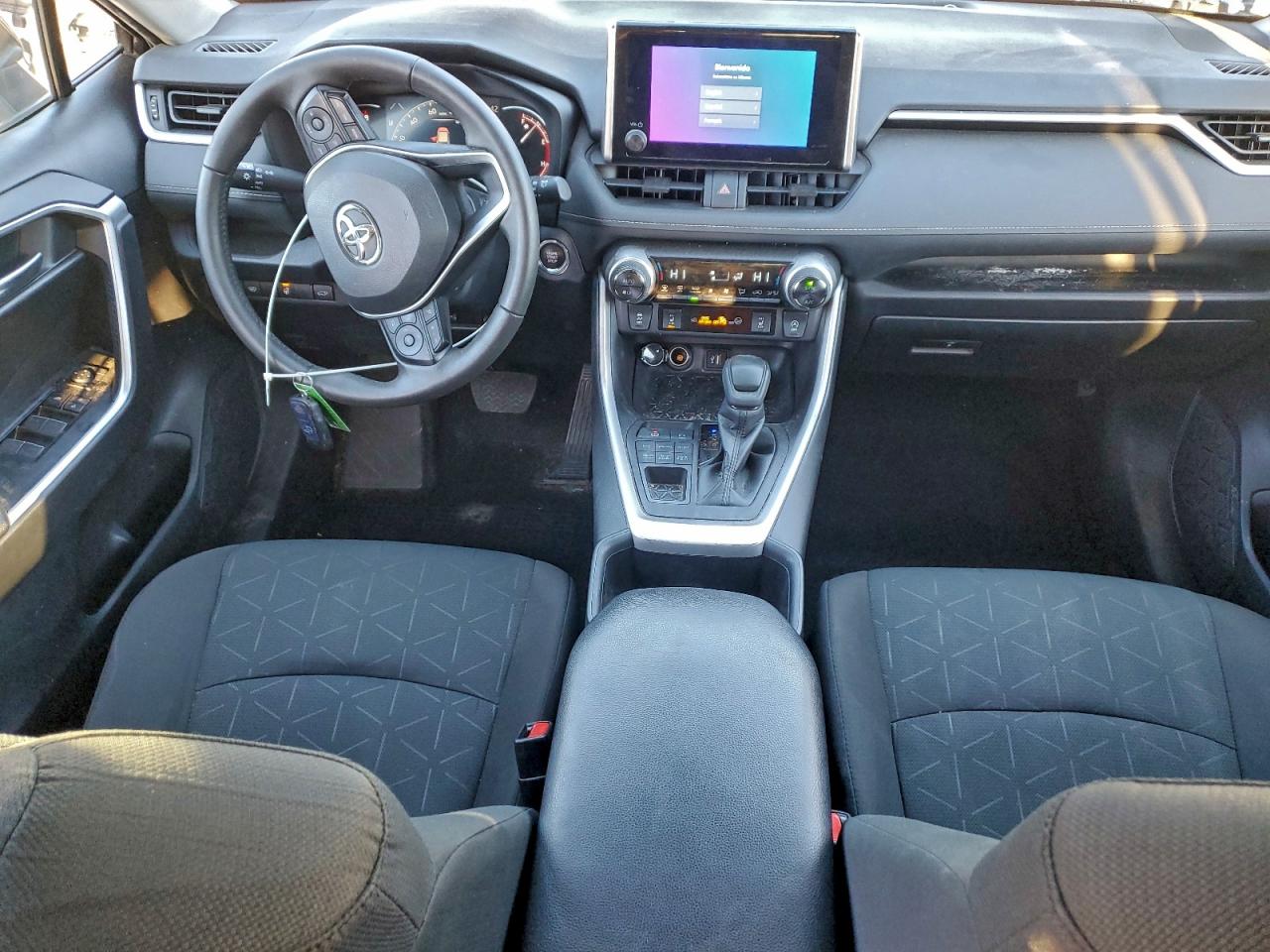 2024 TOYOTA RAV4 XLE photo 8