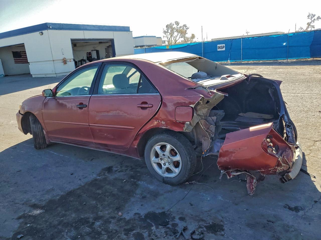 2003 TOYOTA CAMRY LE photo 2