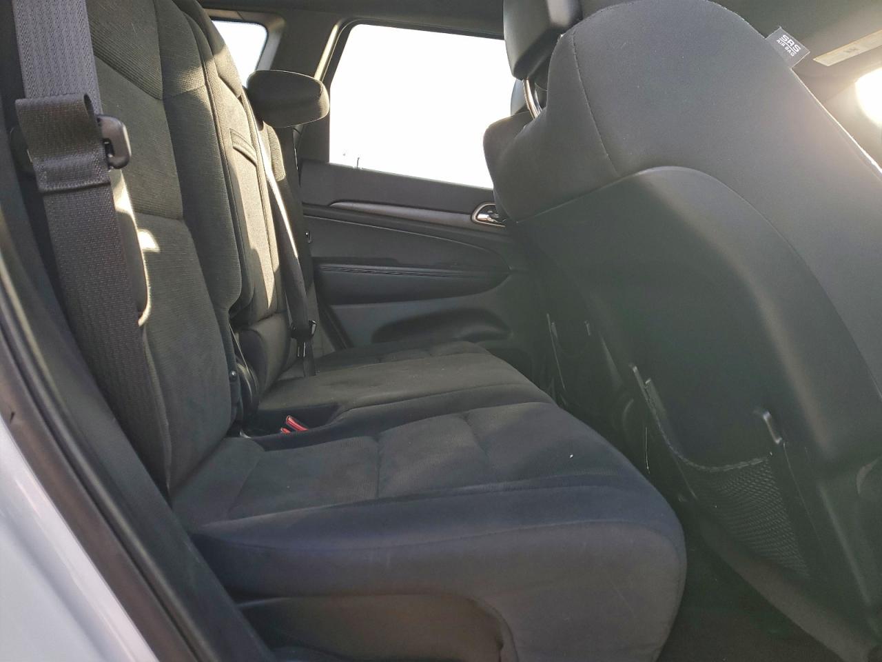 2016 JEEP GRAND CHEROKEE LAREDO photo 11