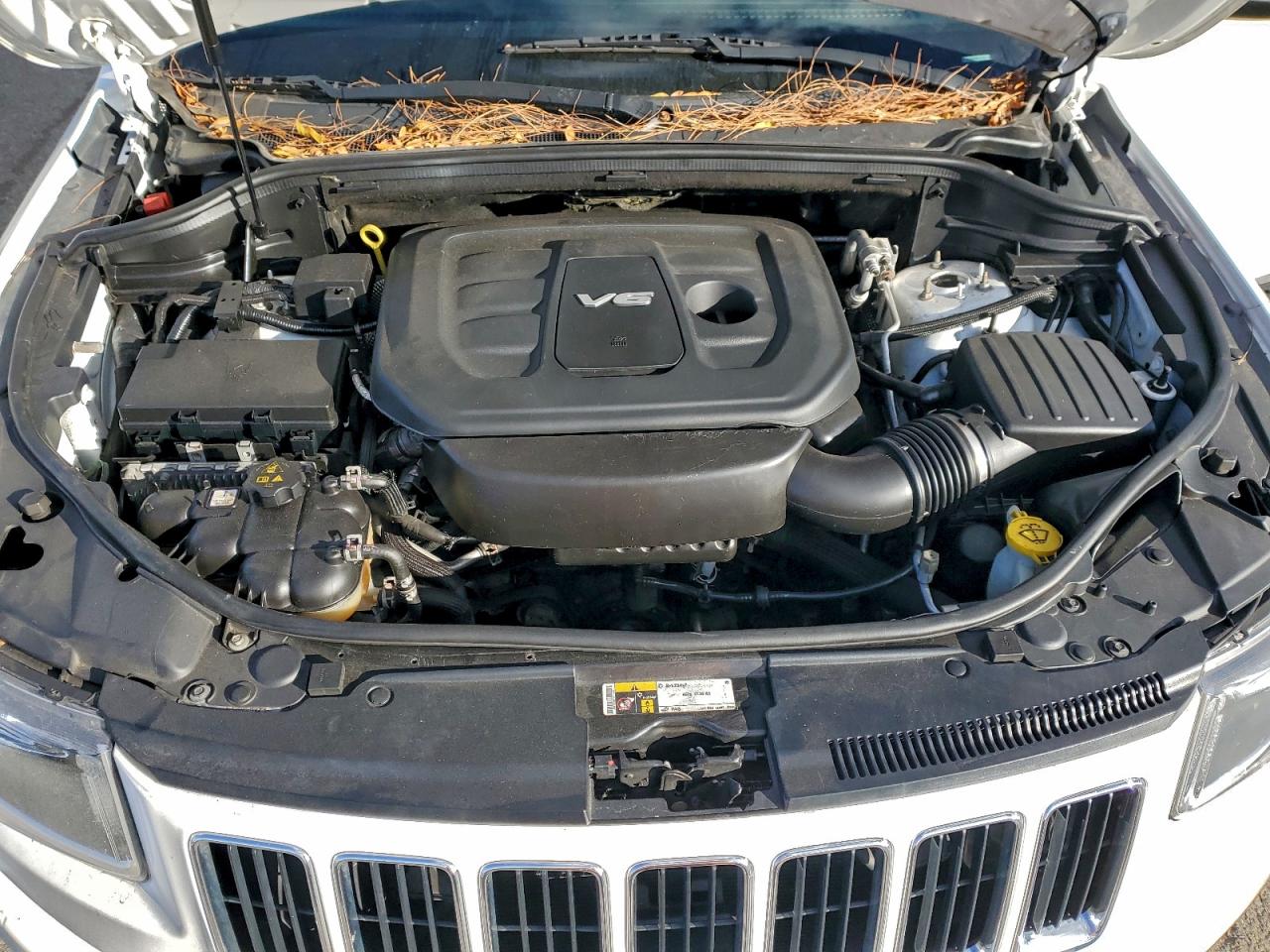 2016 JEEP GRAND CHEROKEE LAREDO photo 12