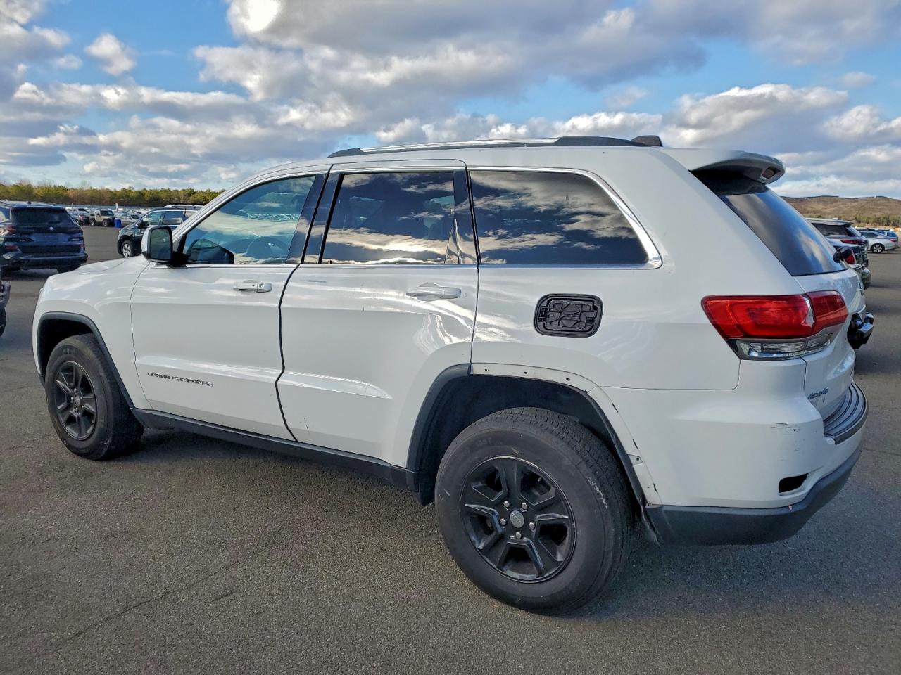2016 JEEP GRAND CHEROKEE LAREDO photo 2