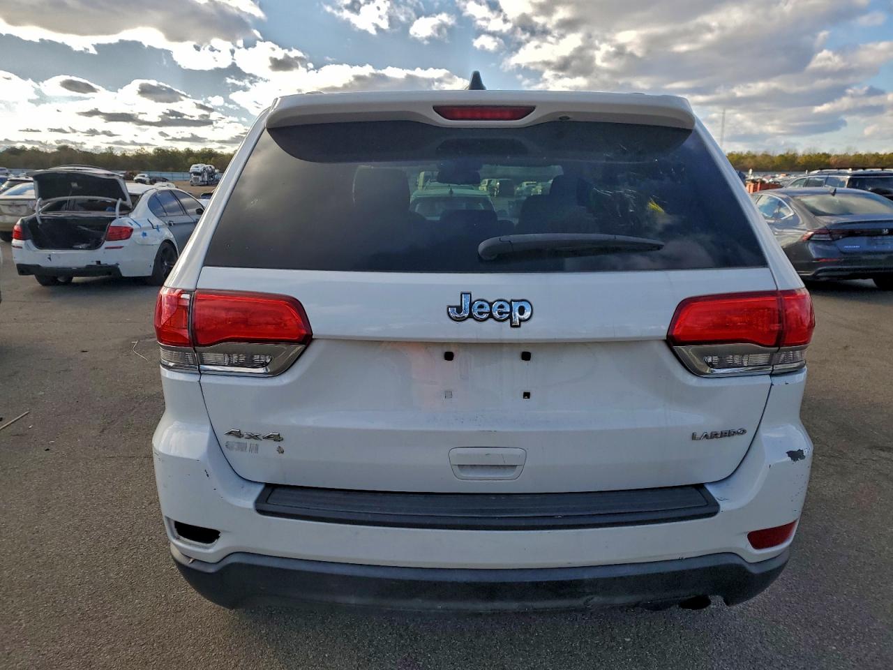 2016 JEEP GRAND CHEROKEE LAREDO photo 6