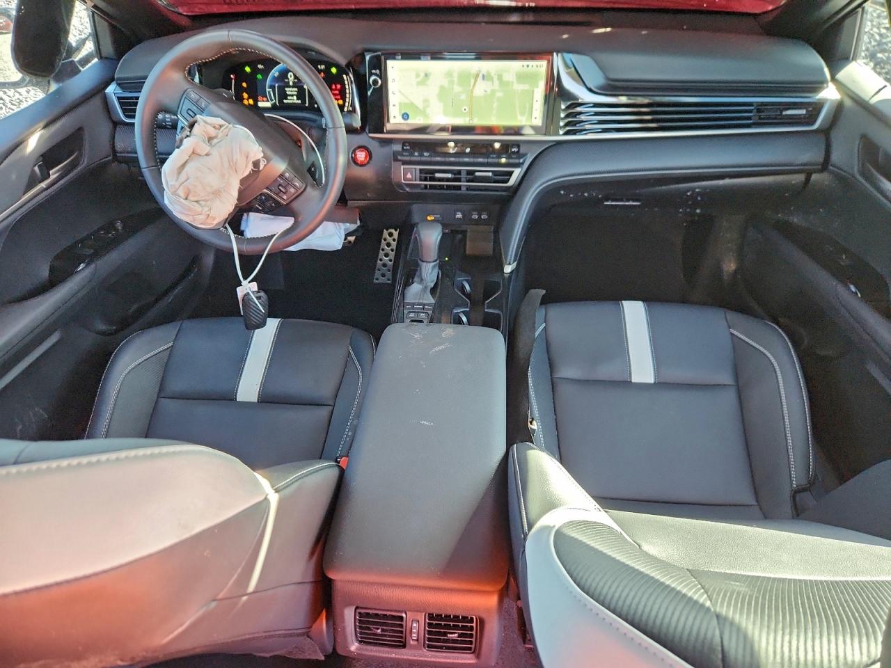 2025 TOYOTA CAMRY XSE photo 8