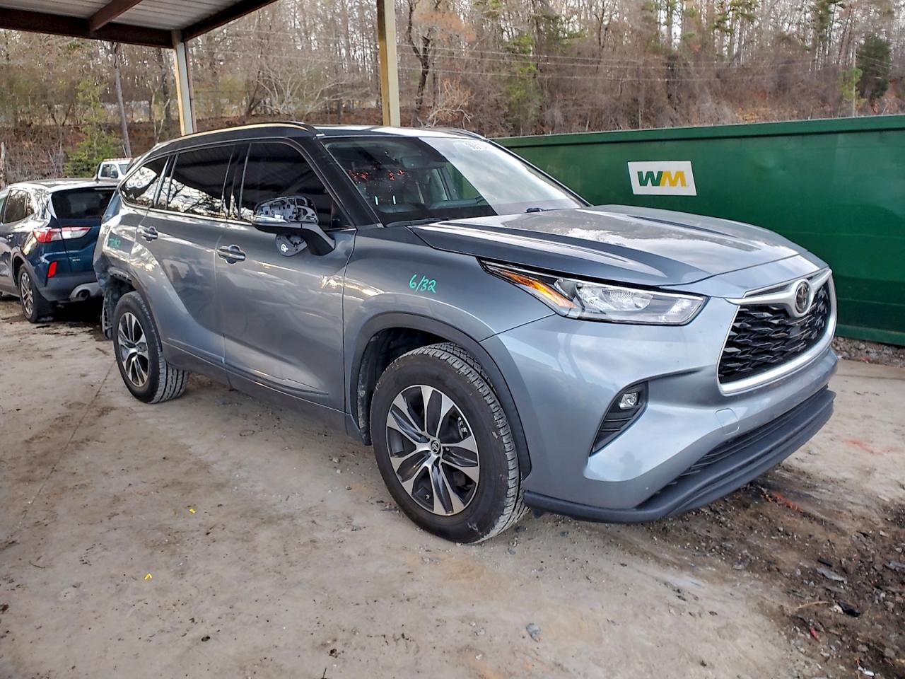 2020 TOYOTA HIGHLANDER XLE photo 4