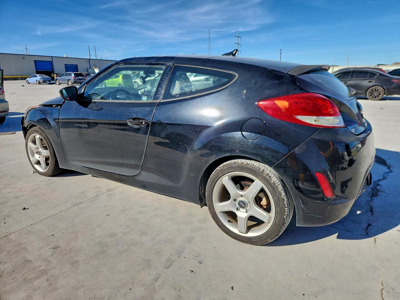 2013 HYUNDAI VELOSTER photo 2