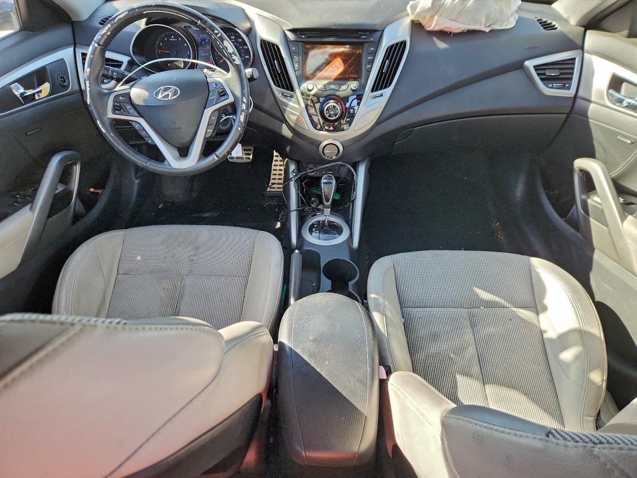 2013 HYUNDAI VELOSTER photo 8