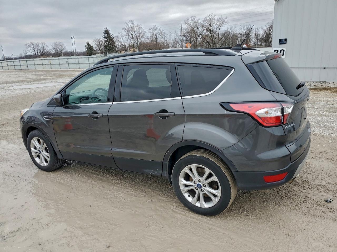 2018 FORD ESCAPE SEL photo 3