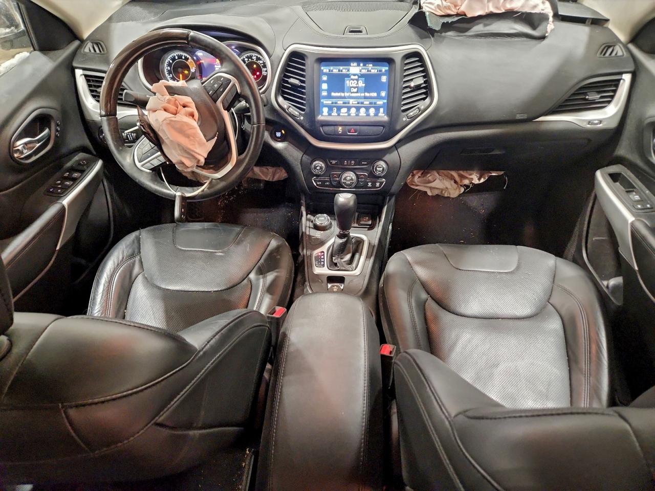 2018 JEEP CHEROKEE OVERLAND photo 8