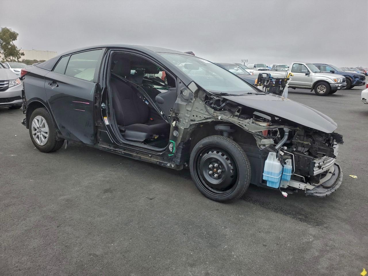 2019 TOYOTA PRIUS photo 4