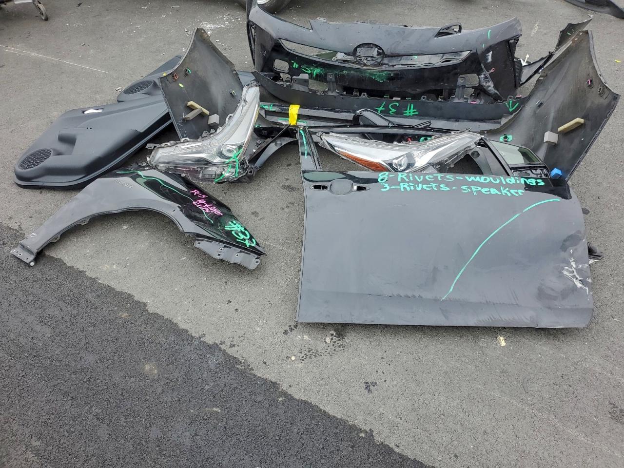 2019 TOYOTA PRIUS photo 12