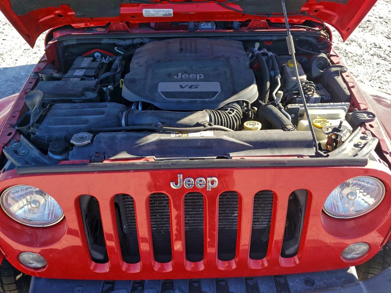 2015 JEEP WRANGLER UNLIMITED SAHARA photo 12