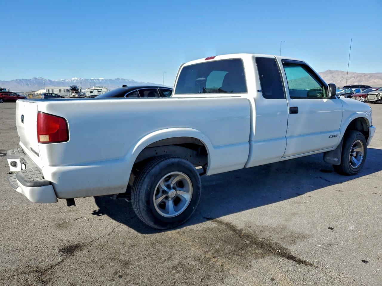 2001 CHEVROLET S TRUCK S10 photo 3