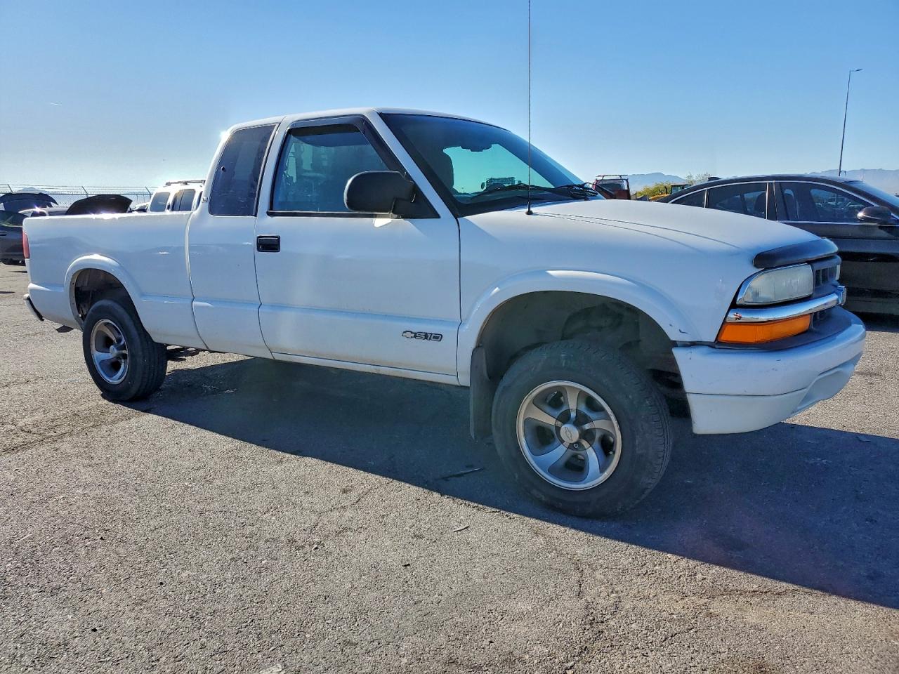 2001 CHEVROLET S TRUCK S10 photo 4
