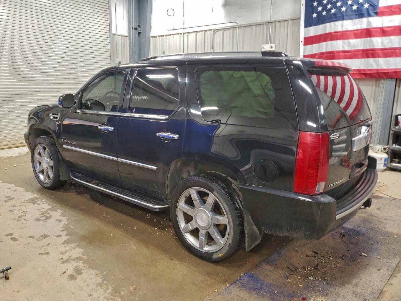 2007 CADILLAC ESCALADE LUXURY photo 2