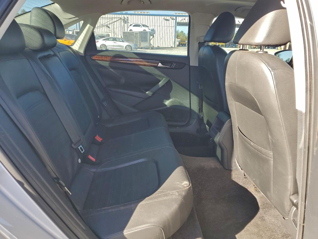 2012 VOLKSWAGEN PASSAT SEL photo 10
