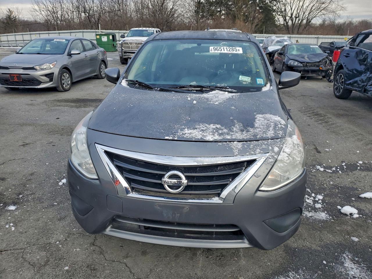 2019 NISSAN VERSA S photo 5