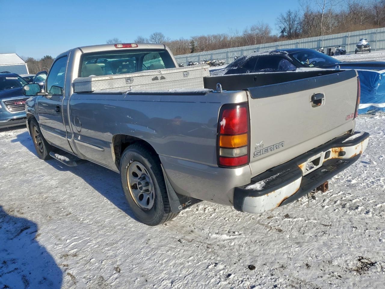 2006 GMC NEW SIERRA C1500 photo 2
