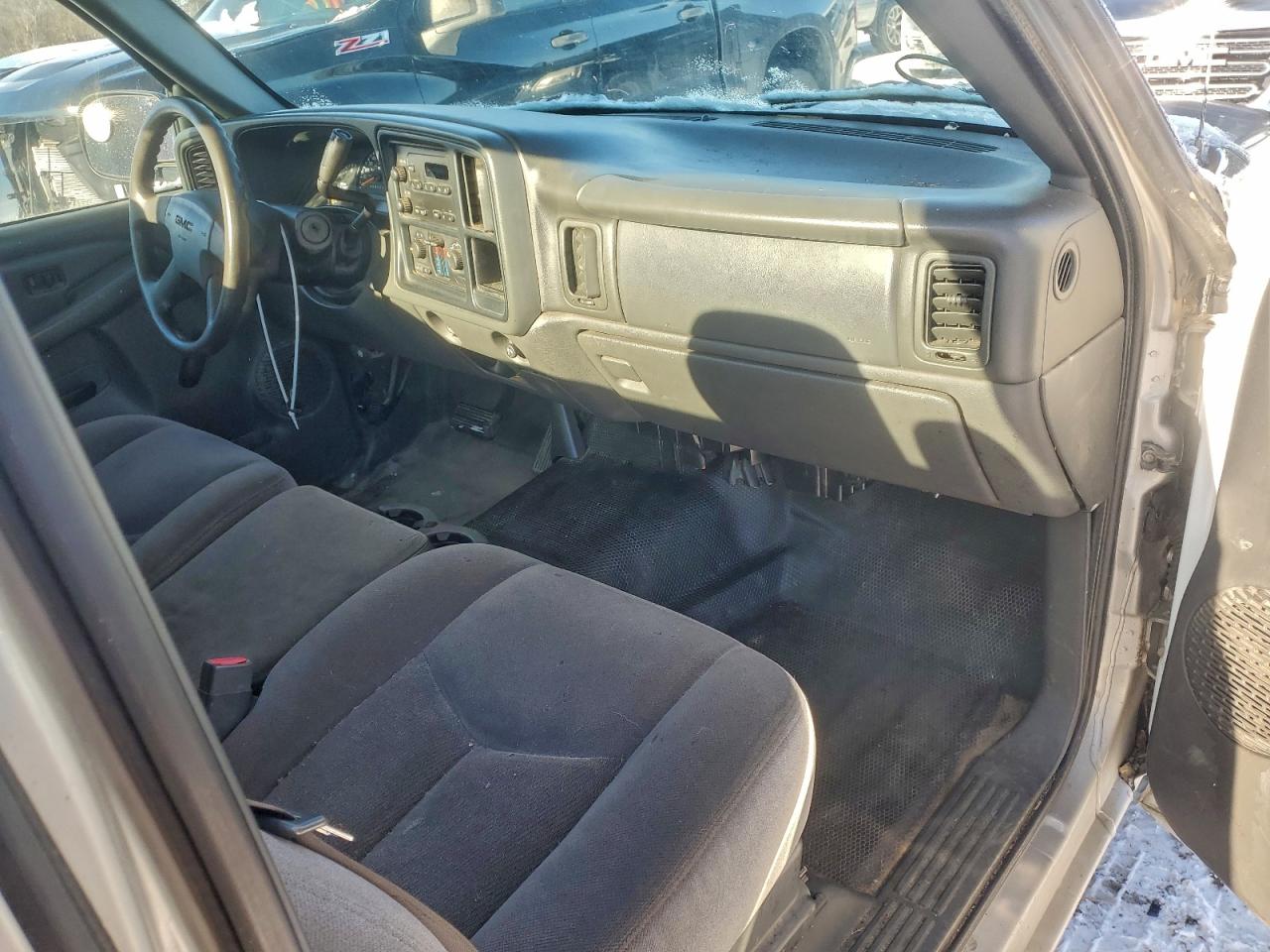 2006 GMC NEW SIERRA C1500 photo 8