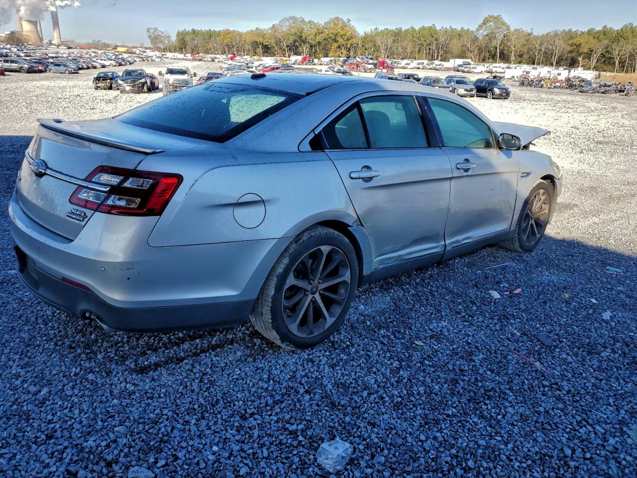 2016 FORD TAURUS SEL photo 3