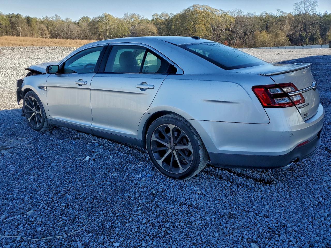 2016 FORD TAURUS SEL photo 2