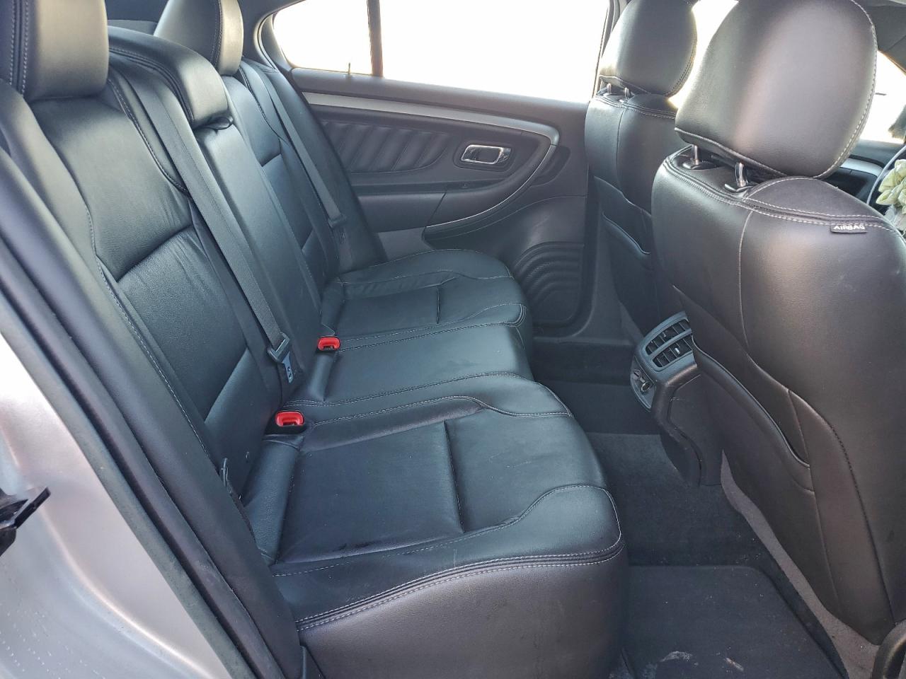 2016 FORD TAURUS SEL photo 10