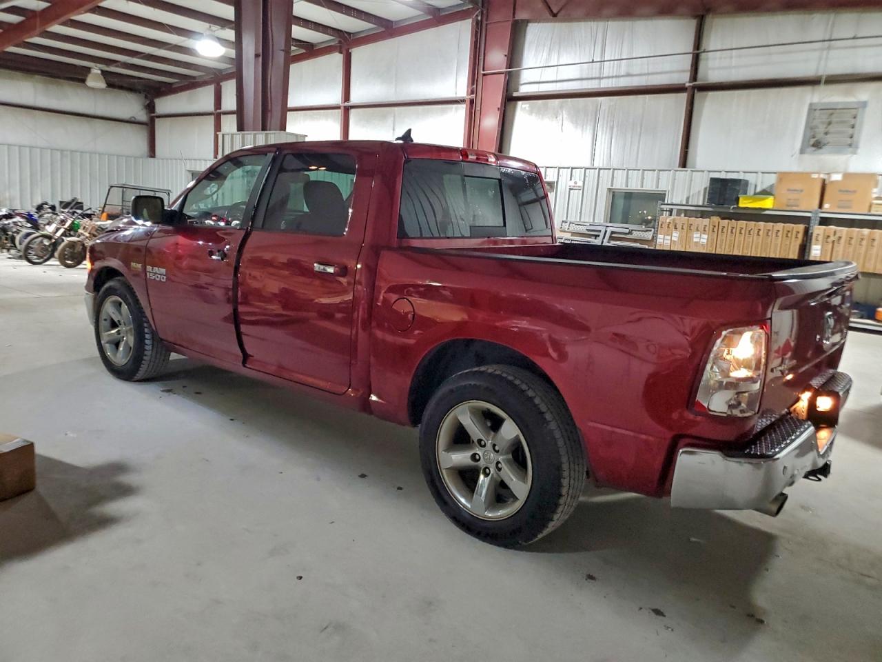 2015 RAM 1500 SLT photo 3