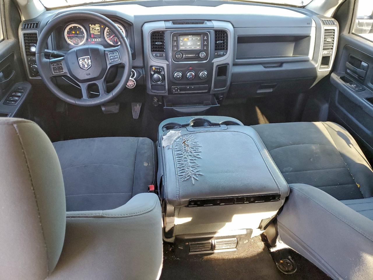 2016 RAM 1500 ST photo 8