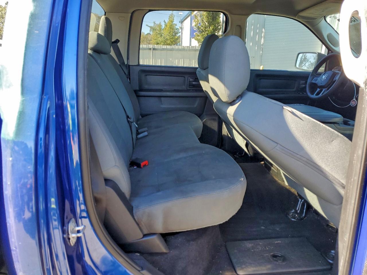 2016 RAM 1500 ST photo 10