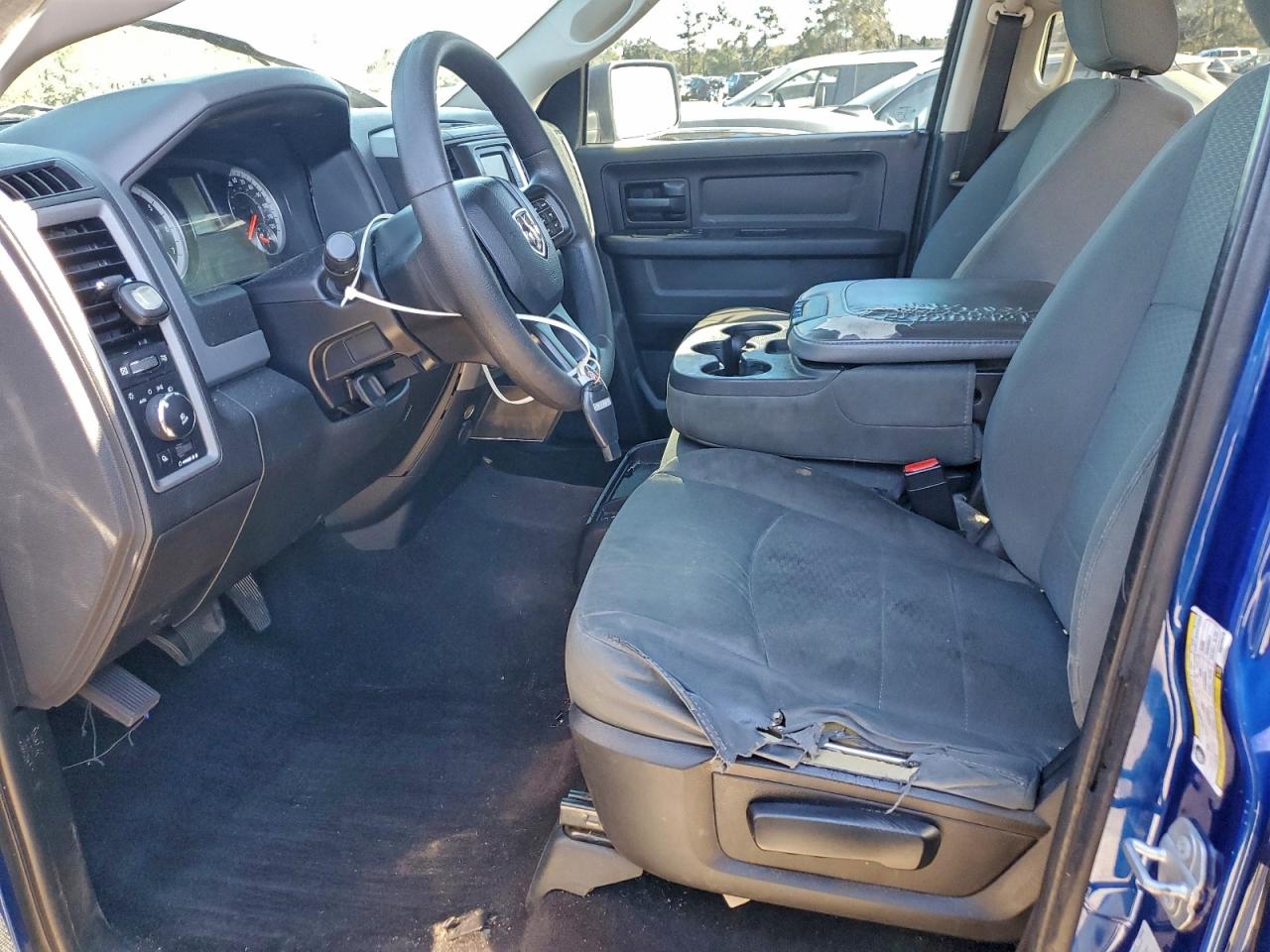 2016 RAM 1500 ST photo 7