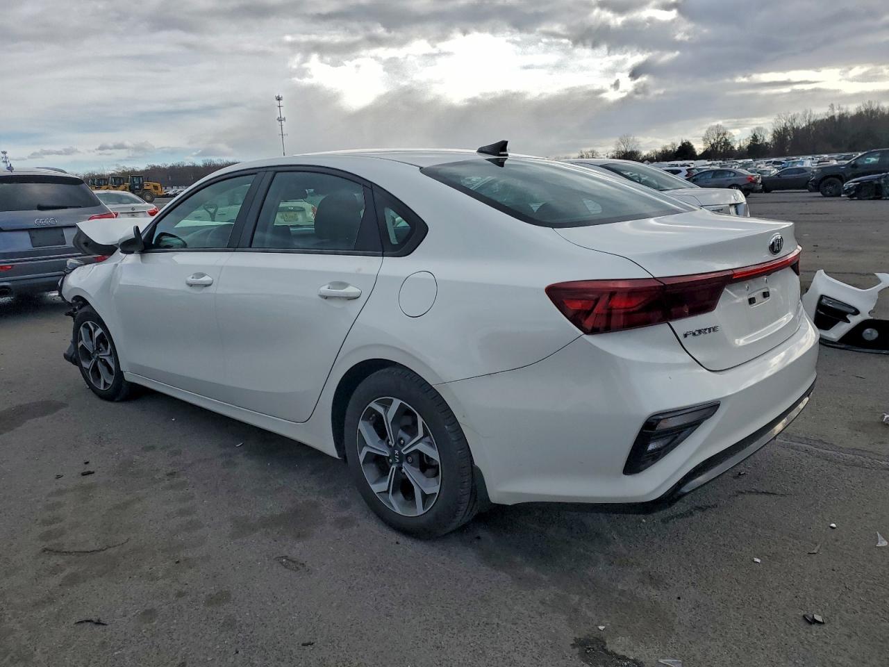 2019 KIA FORTE FE photo 2