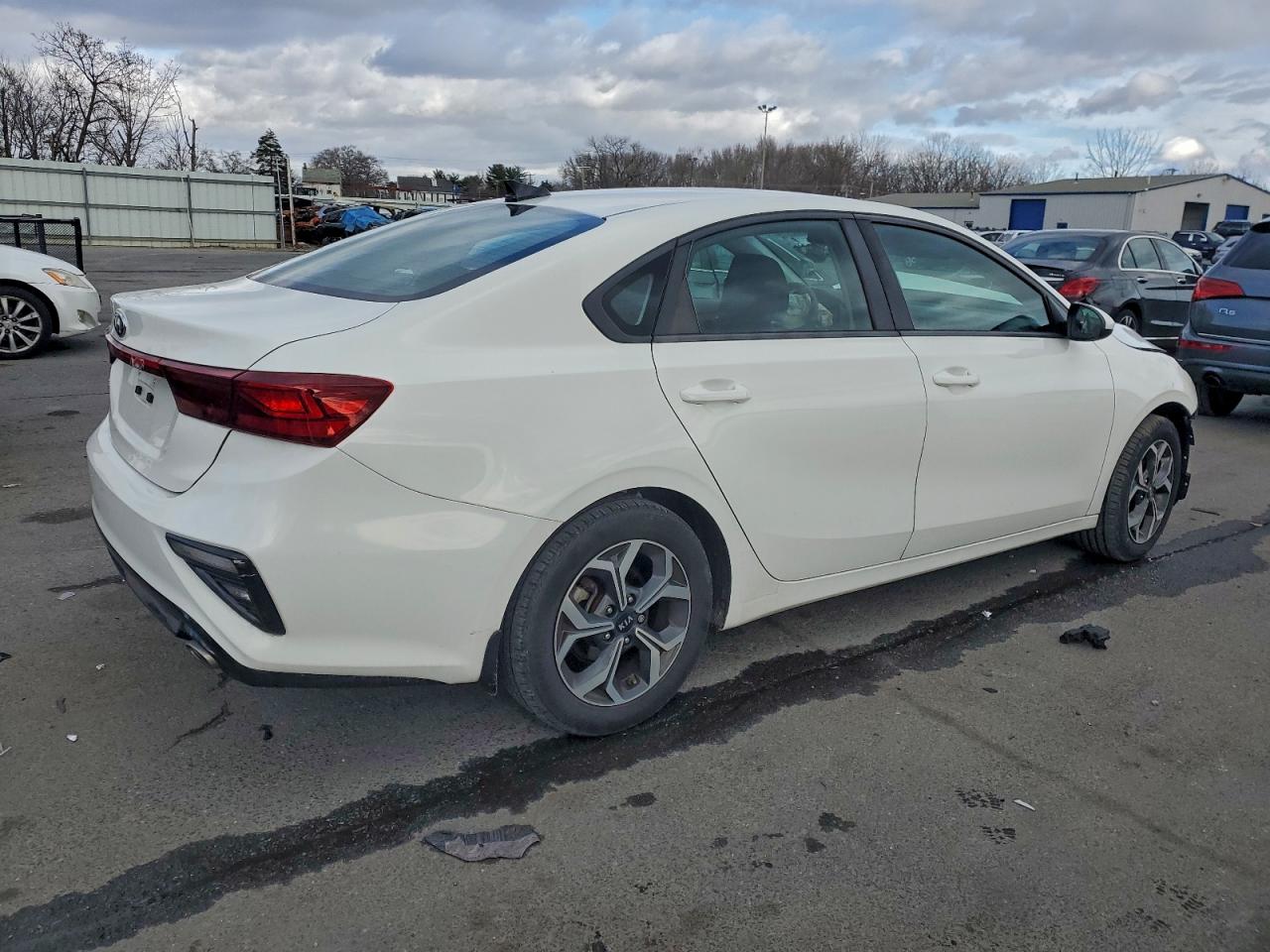 2019 KIA FORTE FE photo 3