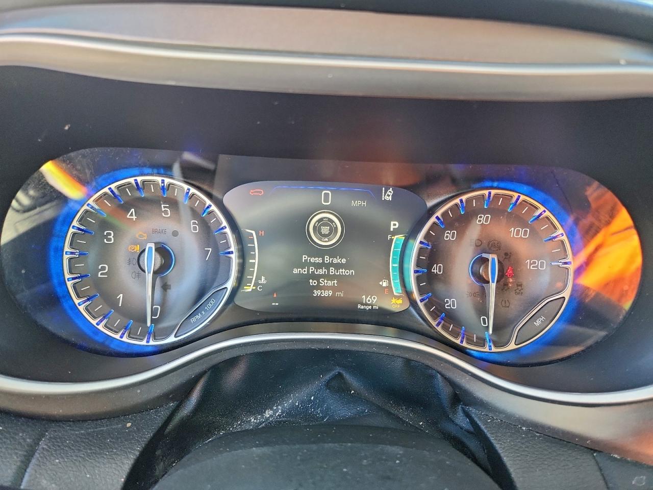 2024 CHRYSLER PACIFICA TOURING L photo 9