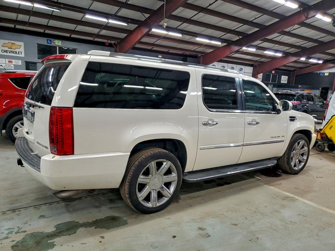 2011 CADILLAC ESCALADE ESV LUXURY photo 7