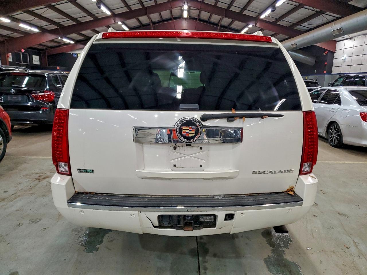 2011 CADILLAC ESCALADE ESV LUXURY photo 16