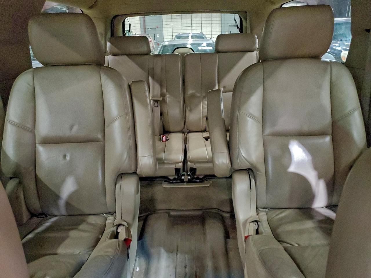2011 CADILLAC ESCALADE ESV LUXURY photo 28