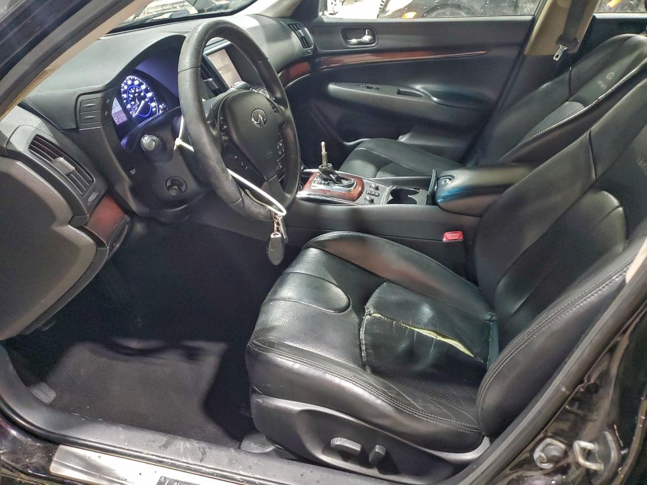 2012 INFINITI G37 photo 7