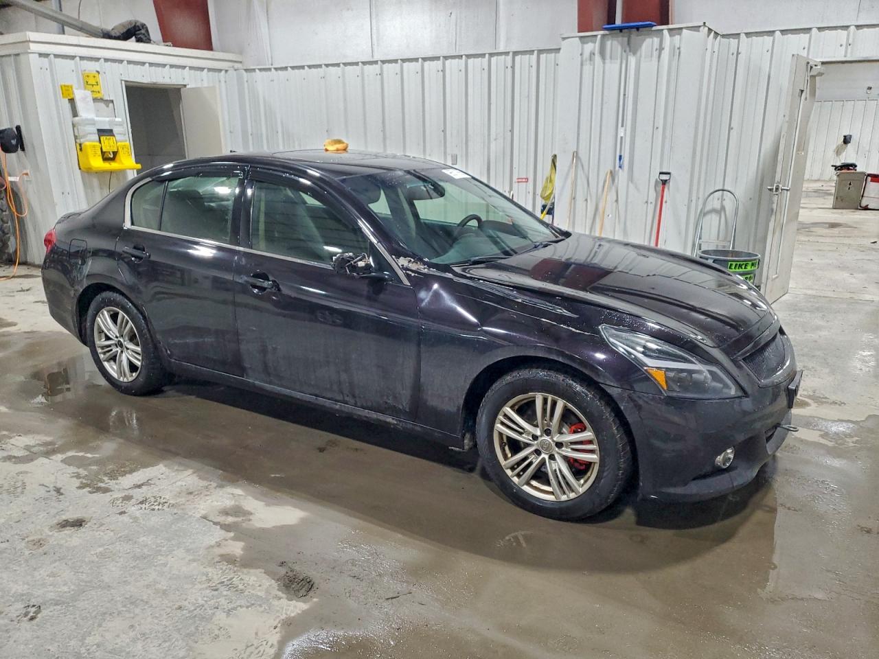 2012 INFINITI G37 photo 4