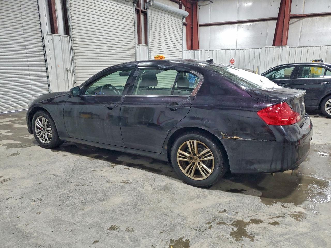 2012 INFINITI G37 photo 2