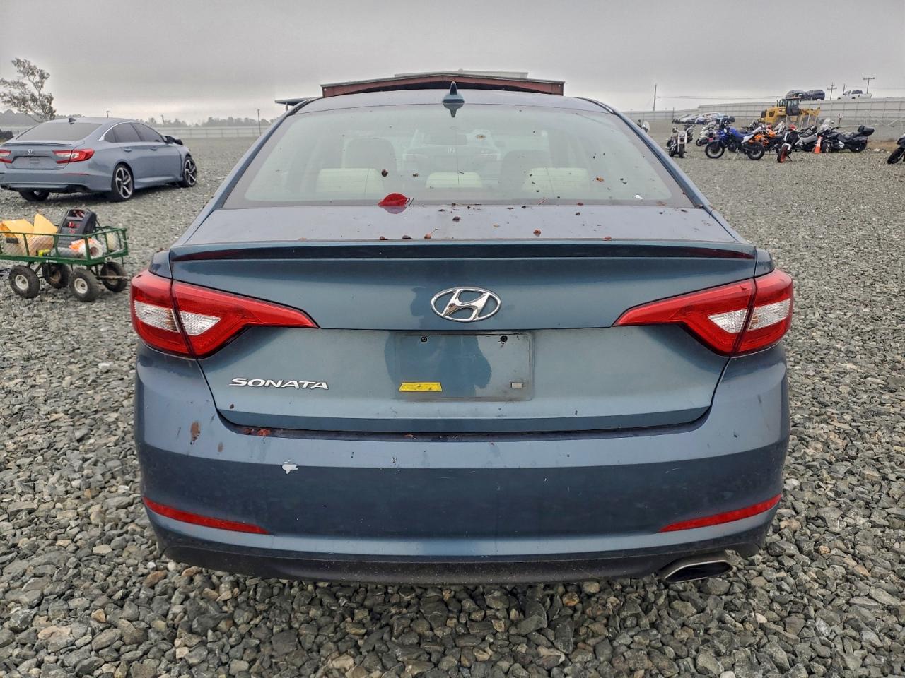 2015 HYUNDAI SONATA SE photo 6