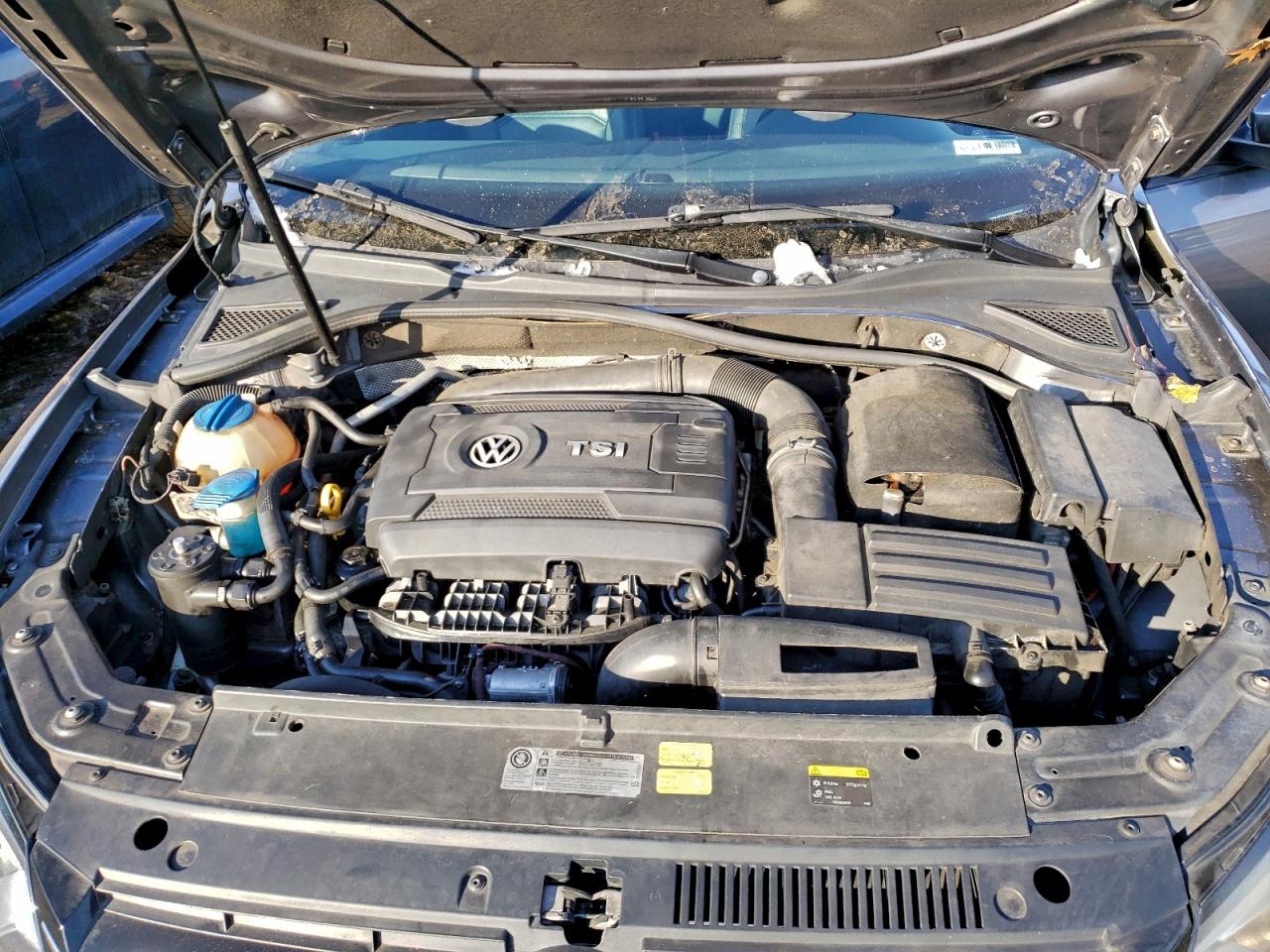 2015 VOLKSWAGEN PASSAT S photo 11