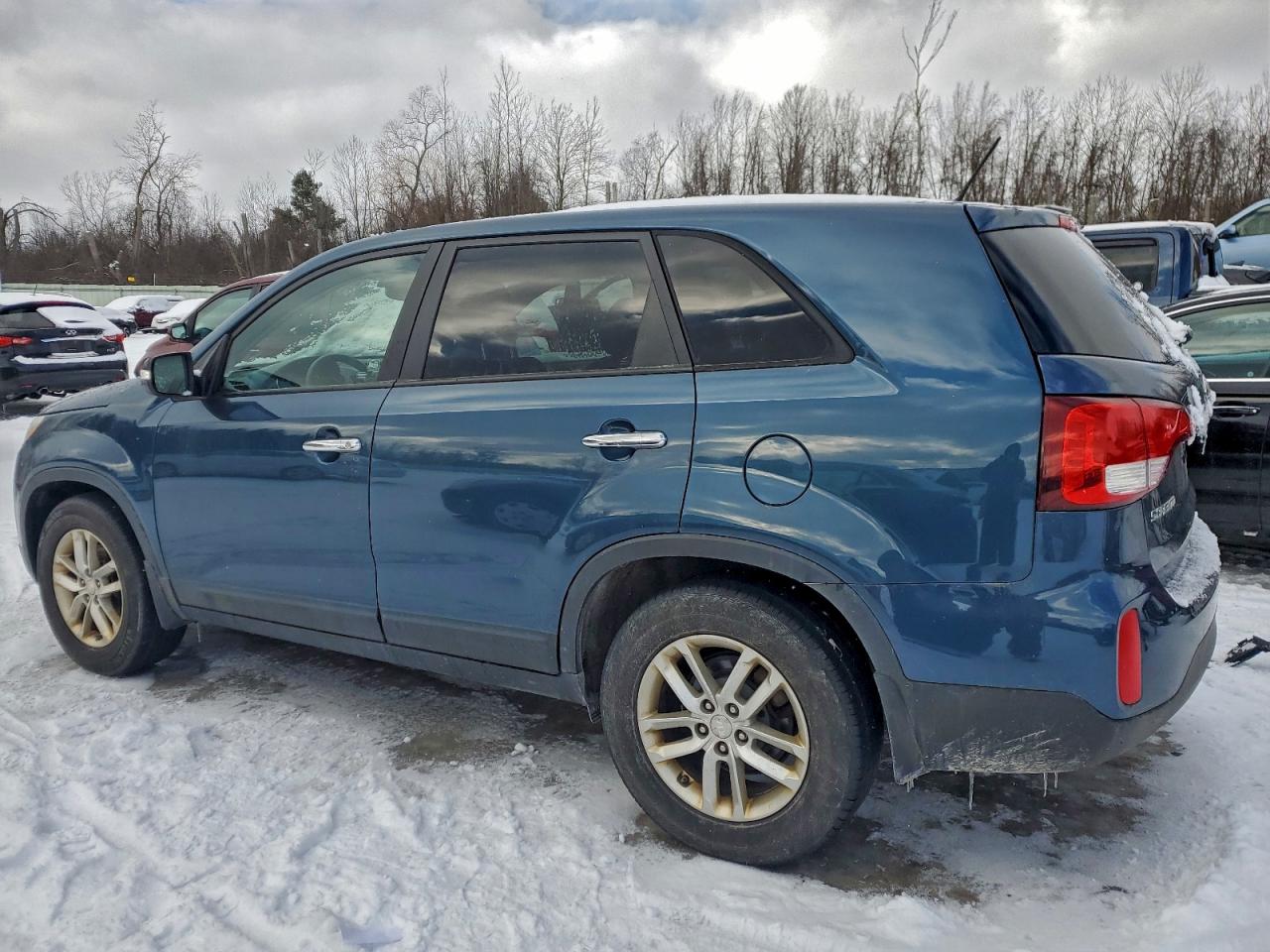 2014 KIA SORENTO LX photo 2