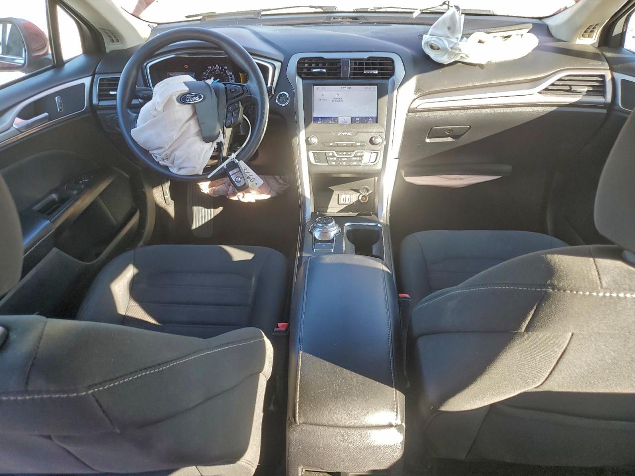 2020 FORD FUSION SE photo 8