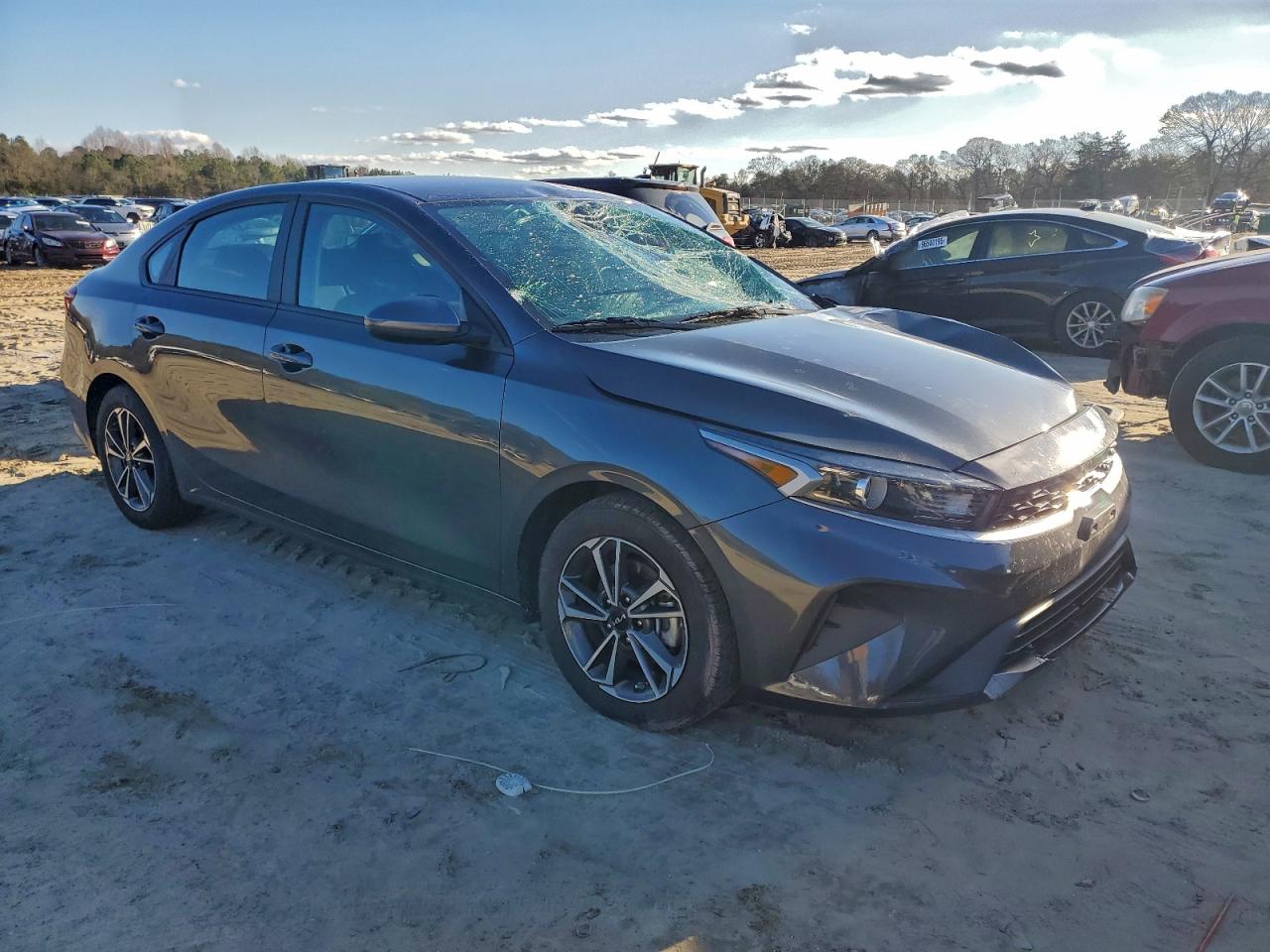 2024 KIA FORTE photo 4