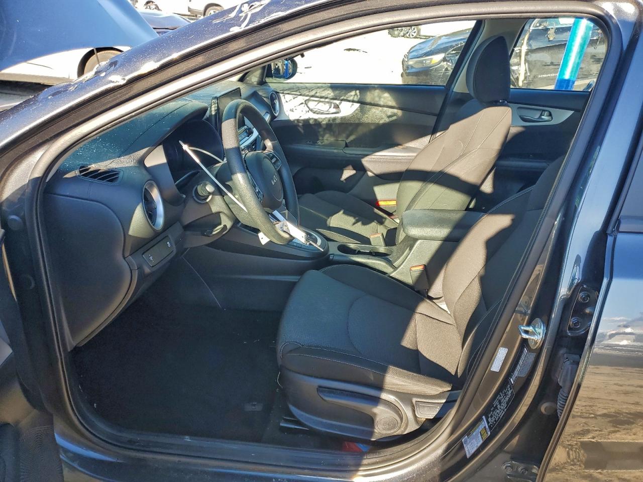 2024 KIA FORTE photo 7