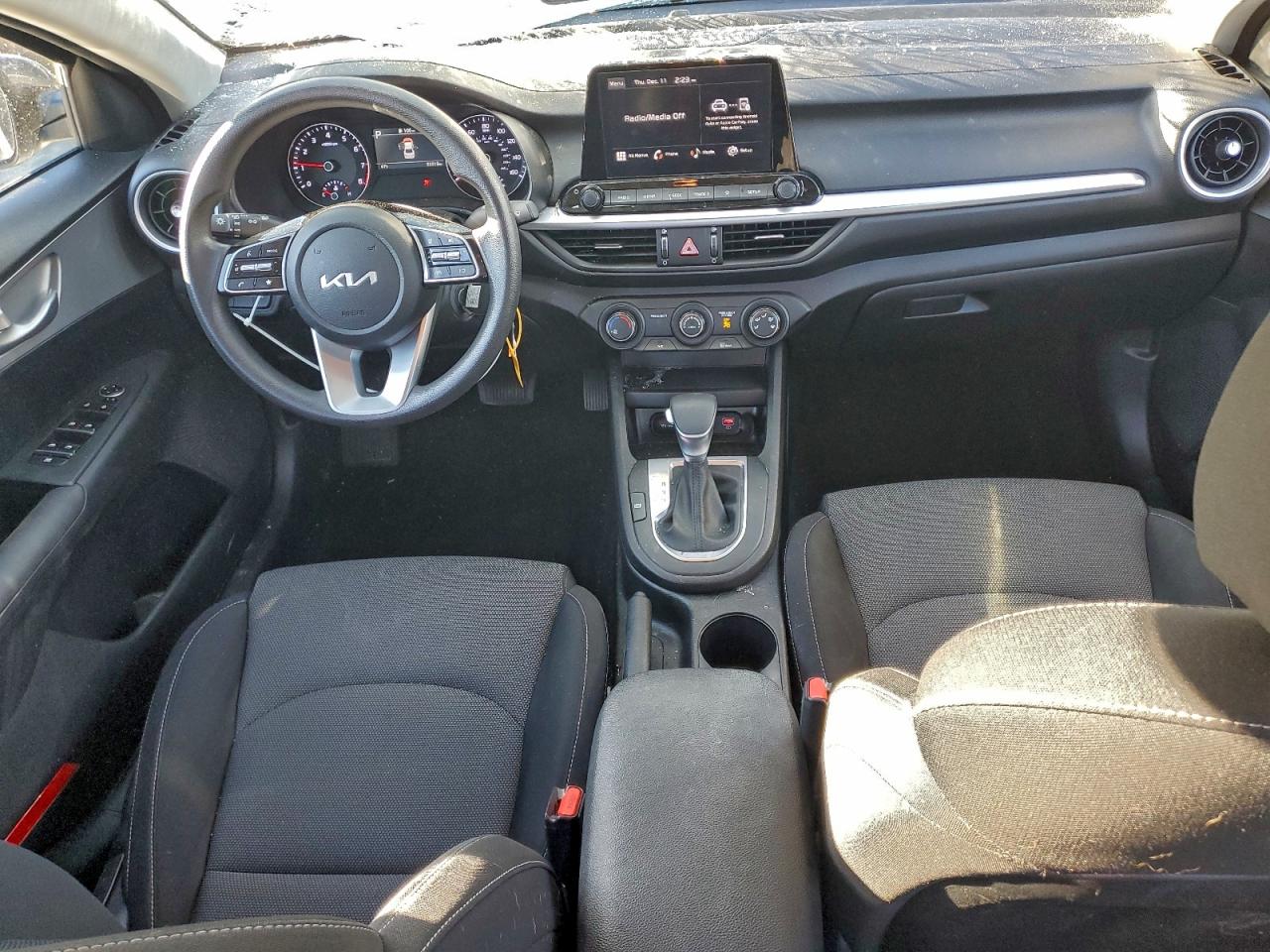 2024 KIA FORTE photo 8