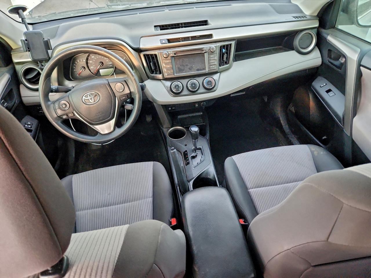 2014 TOYOTA RAV4 LE photo 8