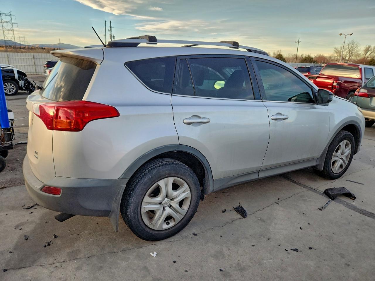 2014 TOYOTA RAV4 LE photo 3